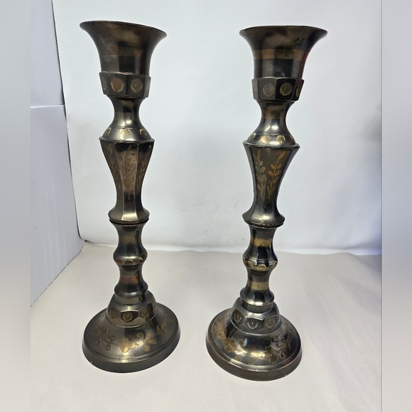 Pair of Vintage Solid Brass Etched Large Candle Holders Wide Bass Oxidation Tone - Picture 2 of 14